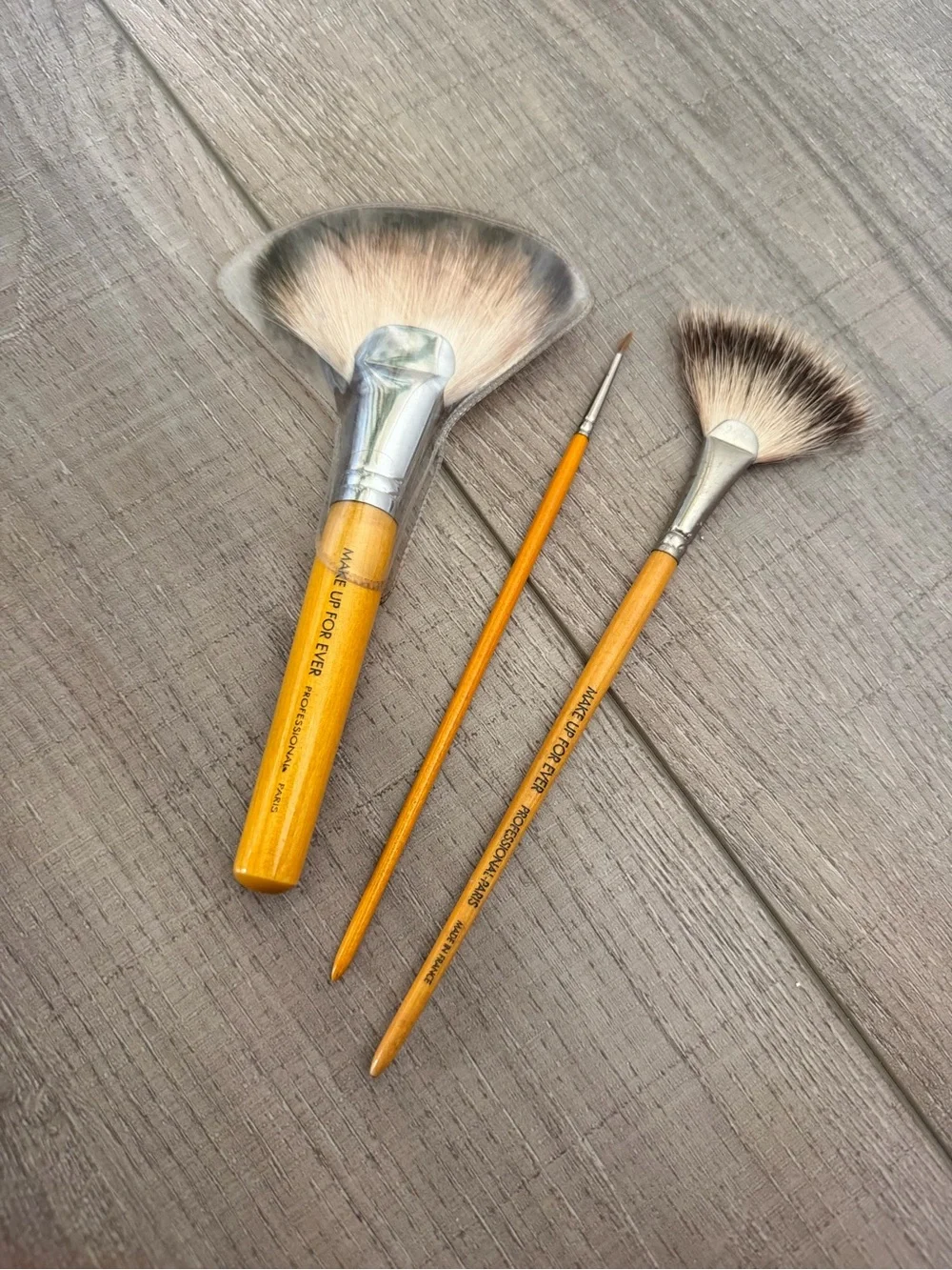 Make up Forever professional Yellow-Handle Fan Brush Trio